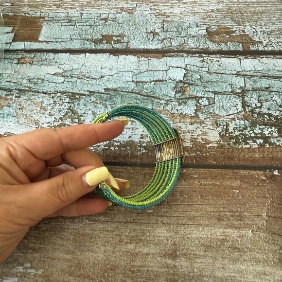 Green blue and bronze Beaded Bracelet - Picture 3 of 5